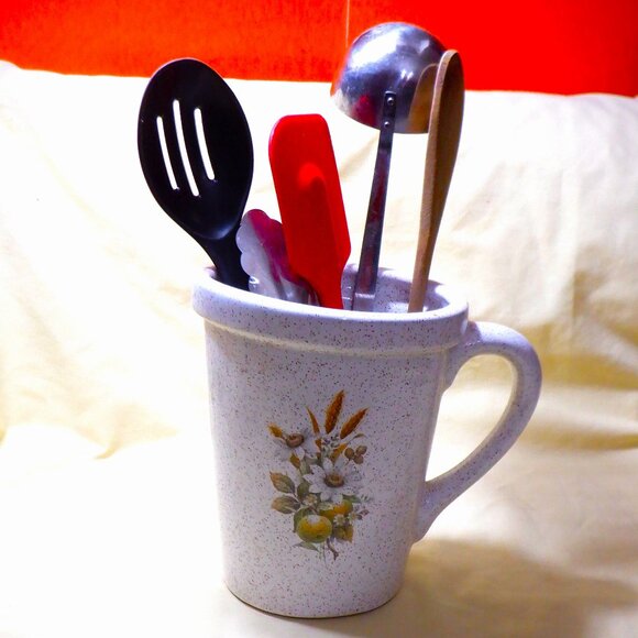 Multi- Functional ~~~ CONTAINER ~~~ Shown as in Kitchen Use; - Picture 1 of 1